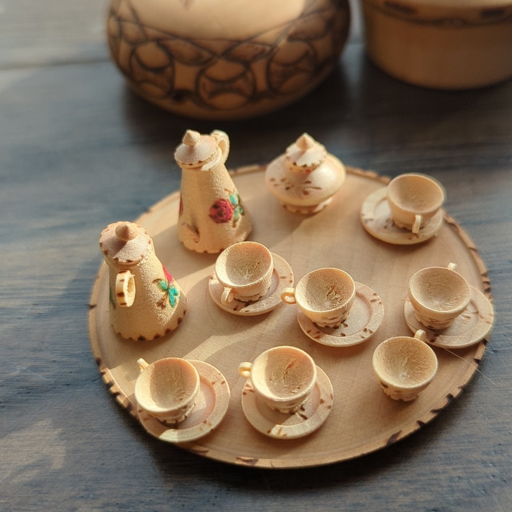Miniature Tea Set With - Picture 6 of 11